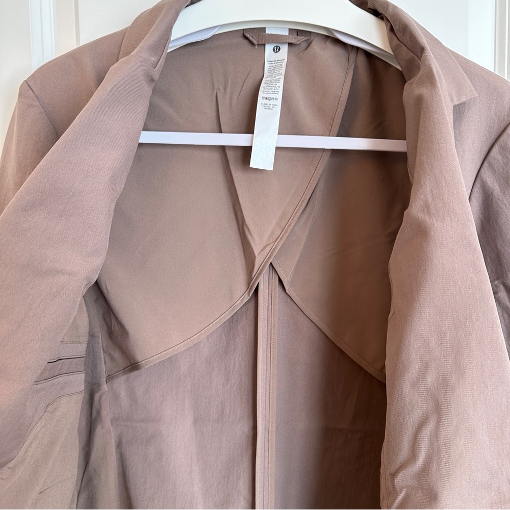 NWT Lululemon Relaxed-Fit Twill Blazer (taupe) - Picture 9 of 11